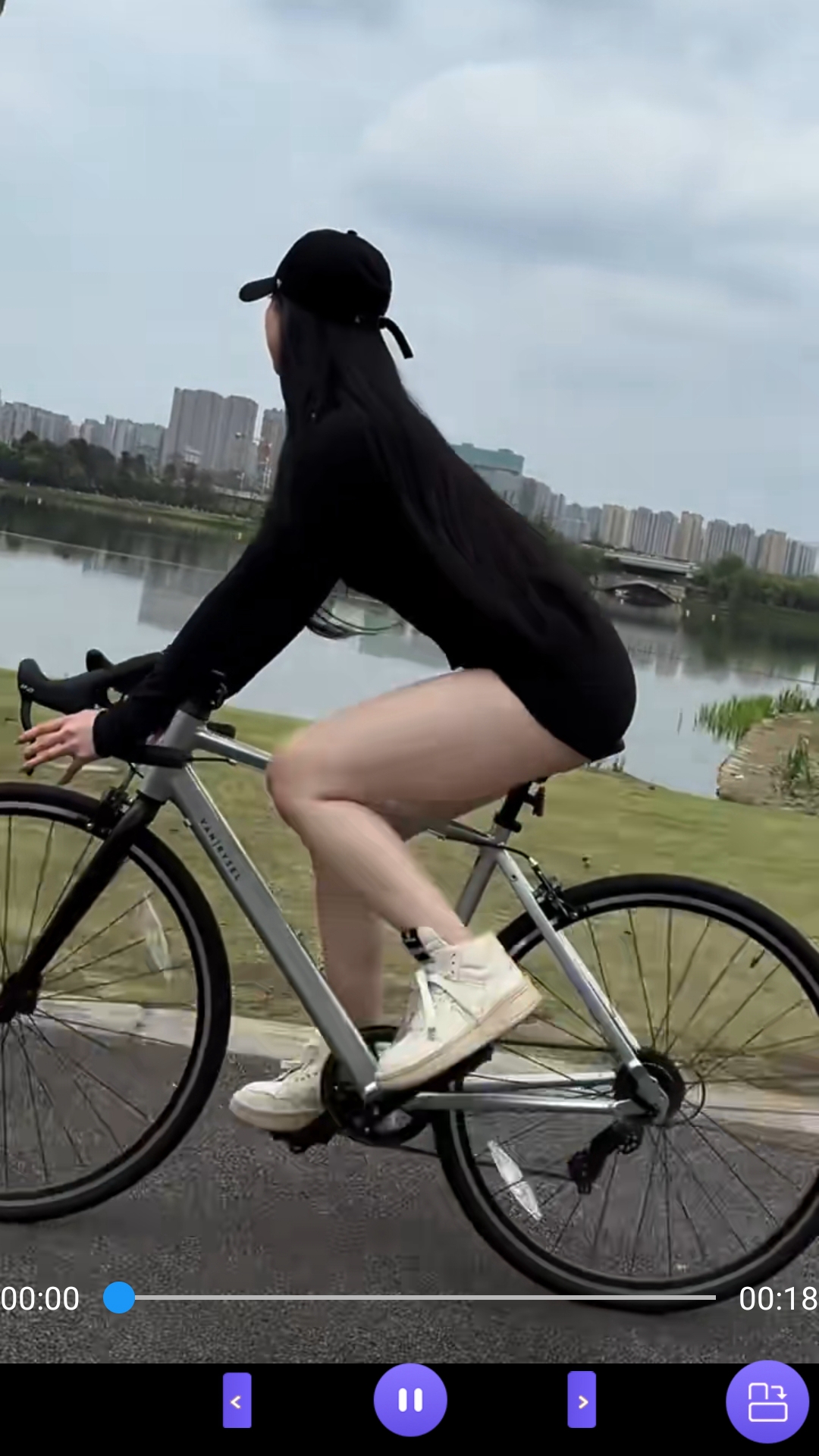 女王优足sm网踩踏调教截图
